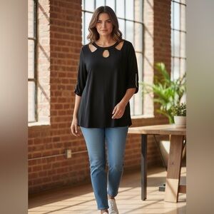 NWT Louise Paris Plus Size Black Cut Out Embellished Short Sleeve Blouse - 2XL